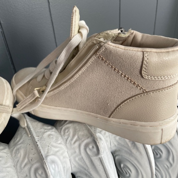 Universal Threads Cream High-Top Sneakers size 6. Zippers for easy slip on - Picture 5 of 6